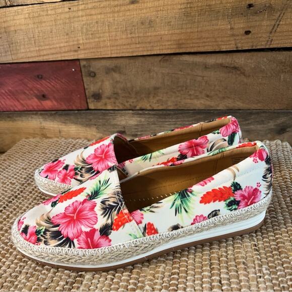 ComfortView Spencer Floral‎ Slip On Flats Size 8.5 Extra Wide - Picture 1 of 11